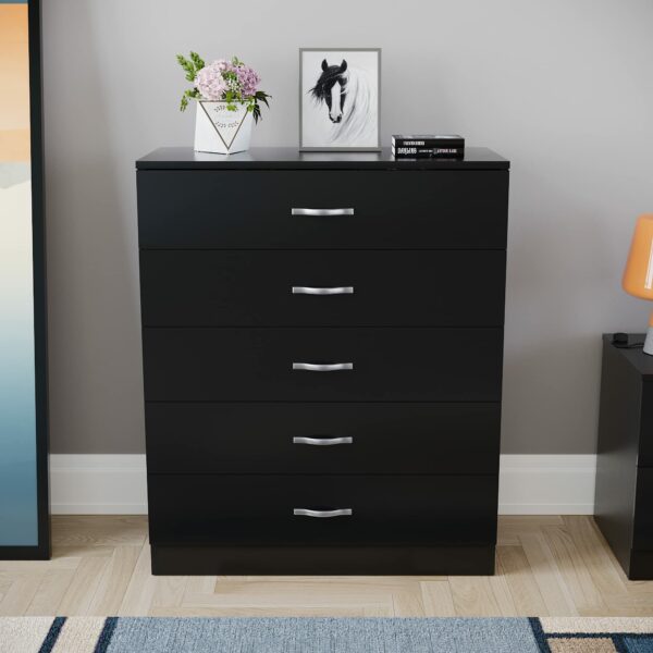 Chest of drawers with metal handles and anti-bowing support, ideal for bedroom and nursery storage